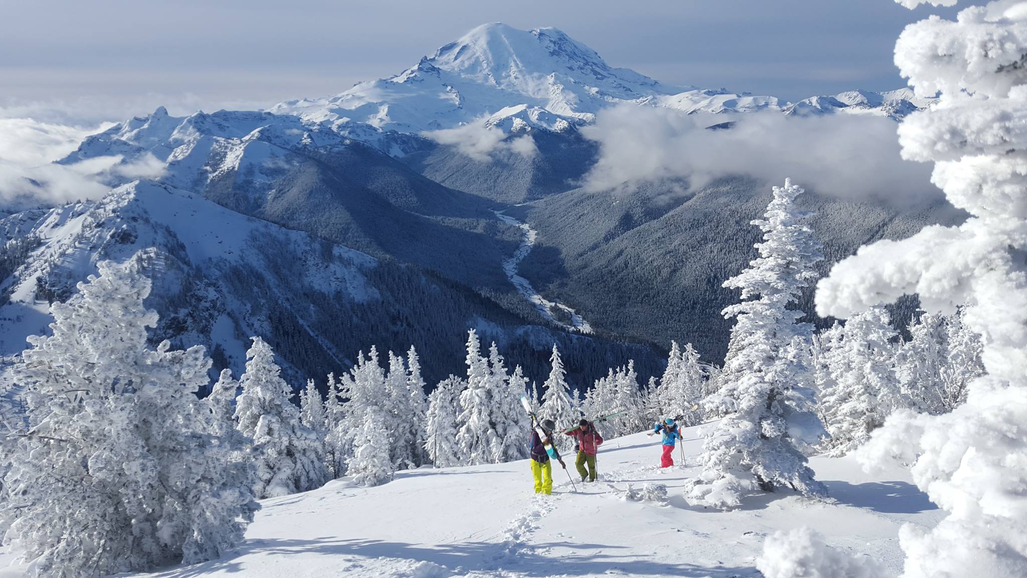 Crystal Mountain Ski Resort: Unveiling Its Vast Alpine Playground ...