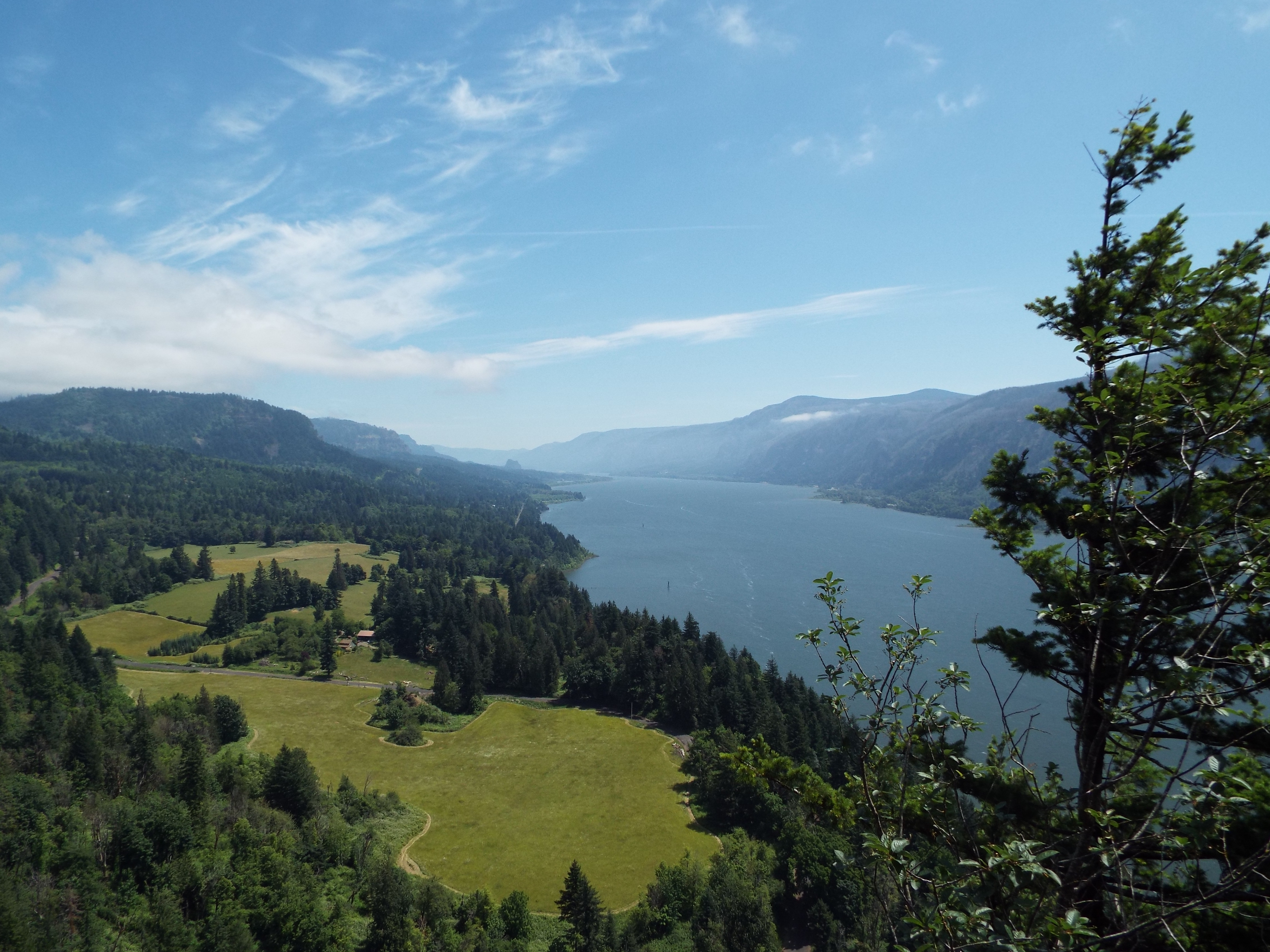 Columbia River Gorge from the Cape Horn viewpoint 